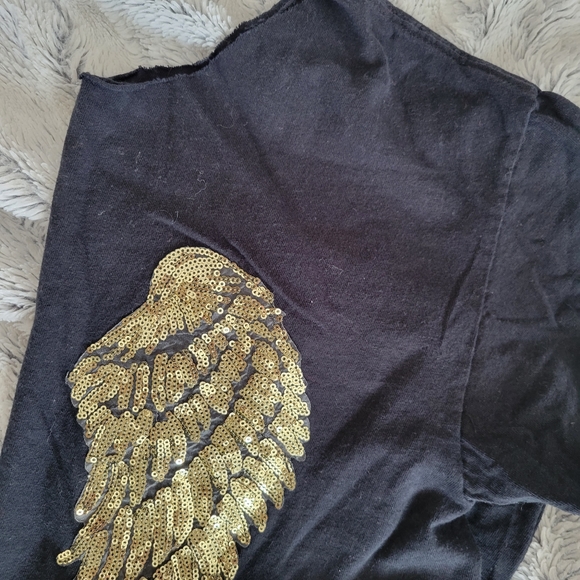 Off the shoulder sequin wings tee. - Picture 2 of 3
